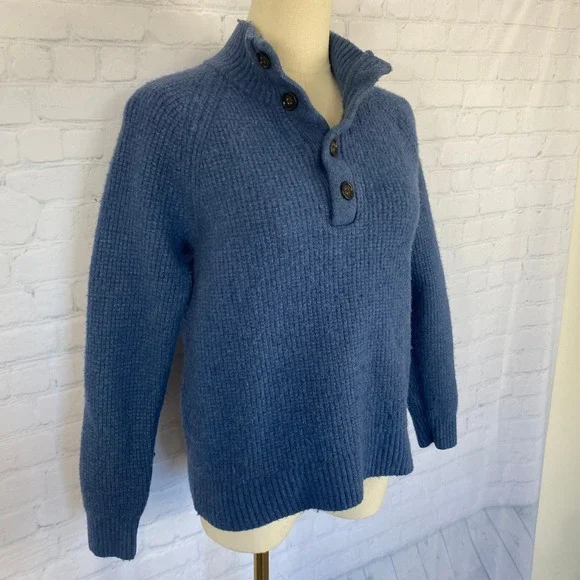 🔥 Italian Yarn Wool Blue Waffle Knit Collared Henley Sweater Banana Republic S - Picture 2 of 8